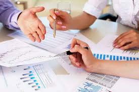 银行AI算力投入与竞争力呈显著正相关,大行、中小银行均加大投入